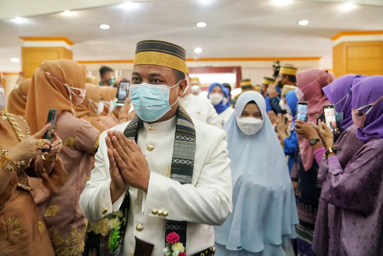 Plt Gubernur Sulawesi Selatan Andi Sudirman Sulaiman menghadiri Rapat Paripurna DPRD dalam rangka Hari Jadi ke 61 Kabupaten Pangkajene dan Kepulauan (Pangkep), Jum'at (9/4/2021).