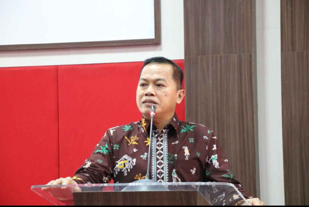 Dekan Fakultas Hukum Unhas Prof. Dr. Hamzah Halim, S.H., M.H., M.A.P . Dekan Fakultas Hukum Unhas Prof. Dr. Hamzah Halim, S.H., M.H., M.A.P .