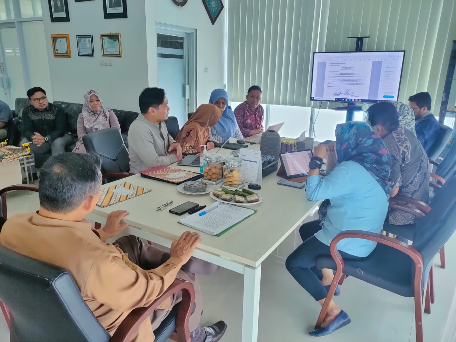 81B65F02-325C-4EB2-AB8D-E42B0BADD2AC