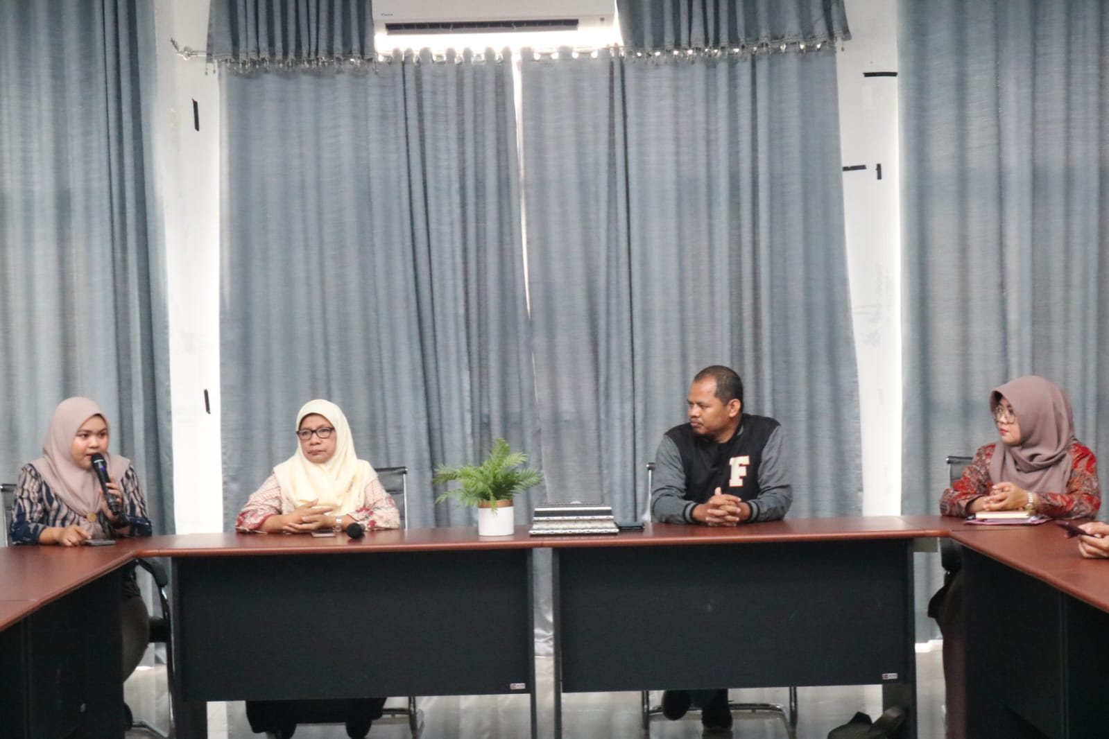 A92DC6B3-6CF8-4D80-AC77-082385FB7120