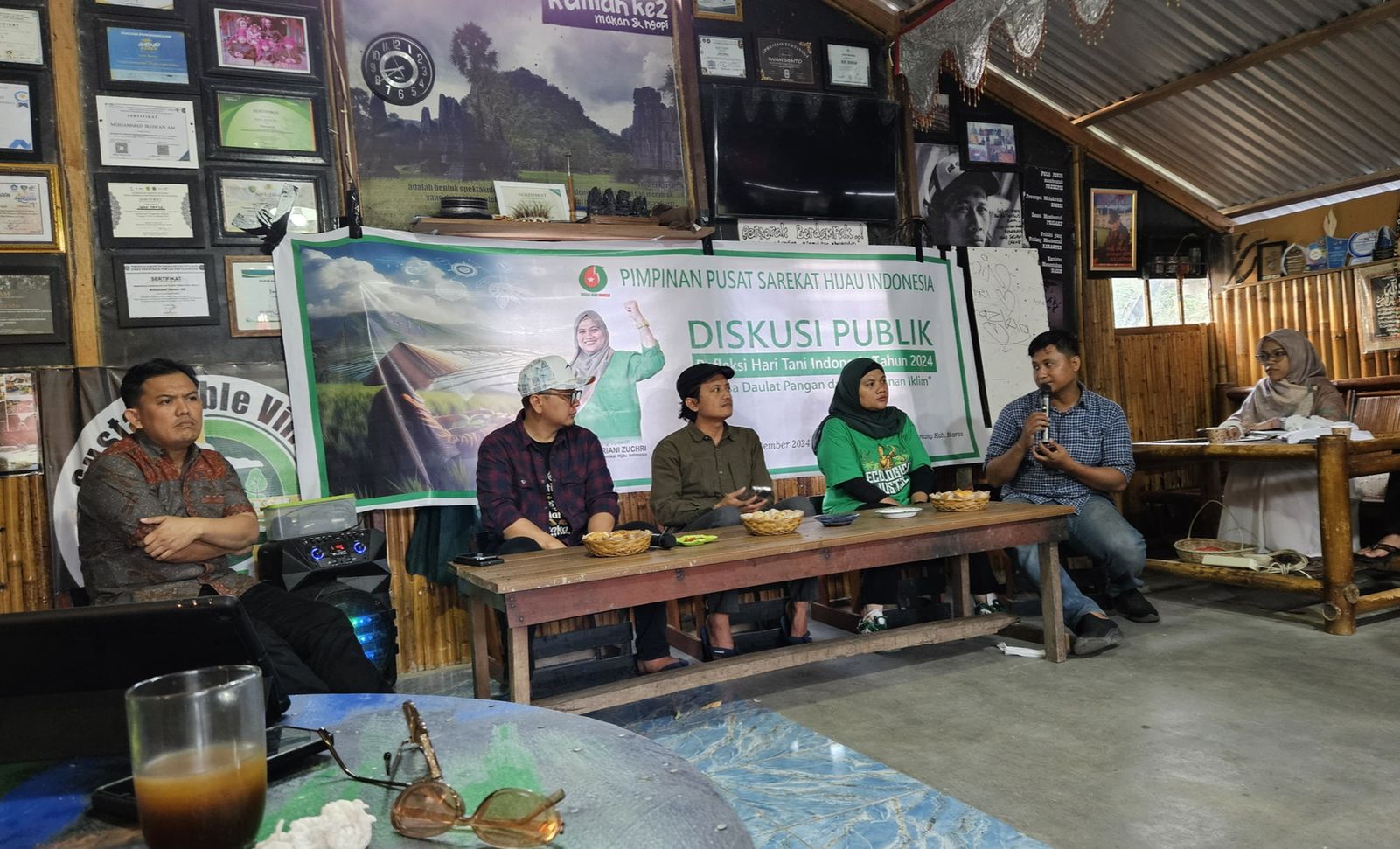 014481F8-2C04-4D82-B4E9-4680B3ABFDEF