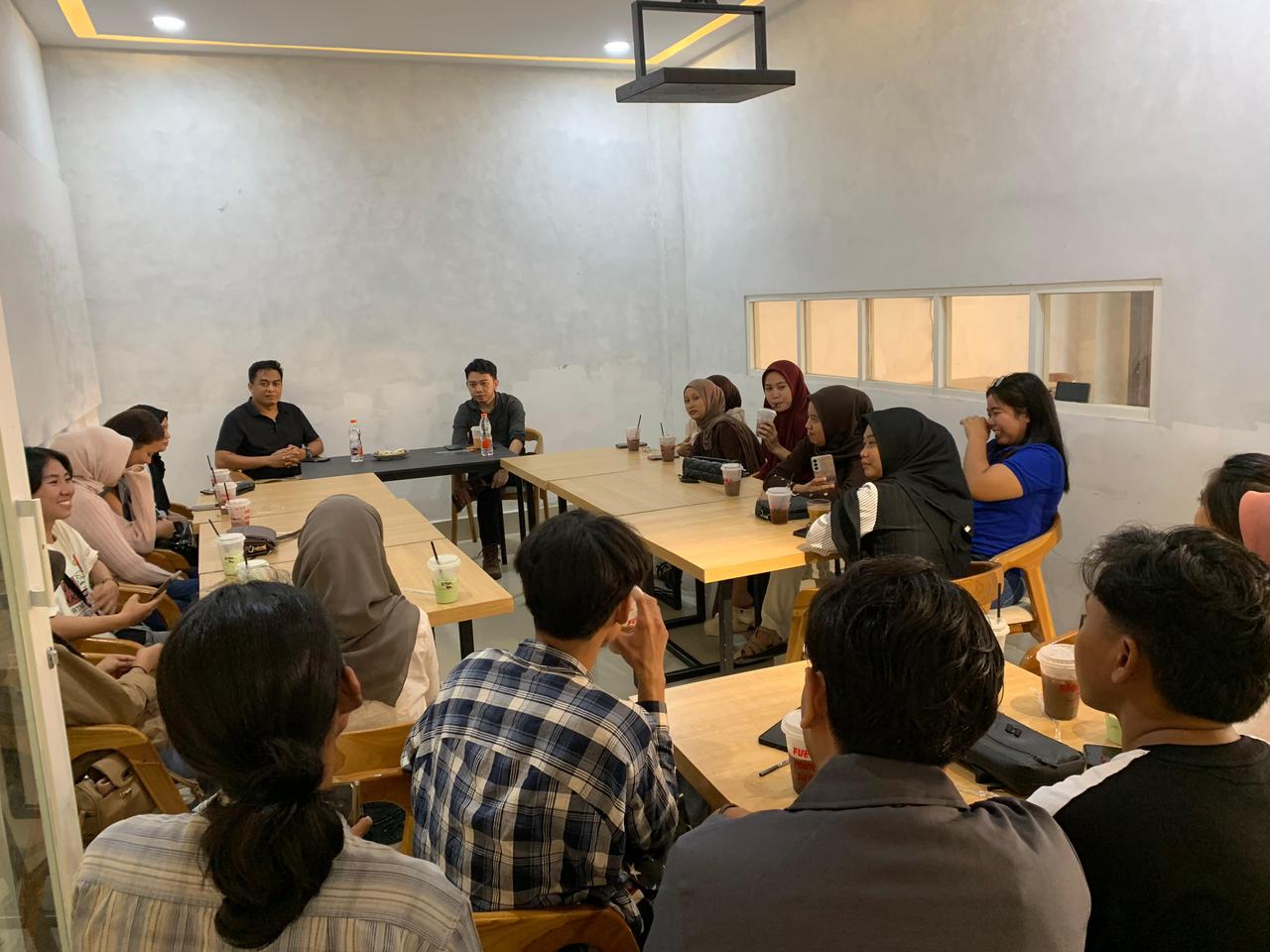 94EF8B8F-E43F-4A72-B320-C646D5F65DB2