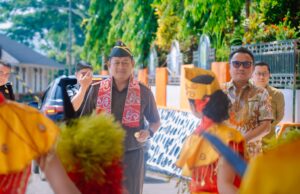 Dengan Adat Mori, Bupati Delis Sambut Kajari Eko Yuristianto Penuh Kekeluargaan