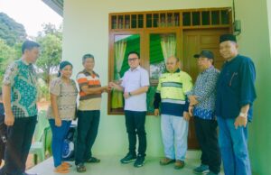 PT Bumanik Serahkan Rumah kepada Korban Banjir di Desa Molino, Disaksikan Bupati Morut