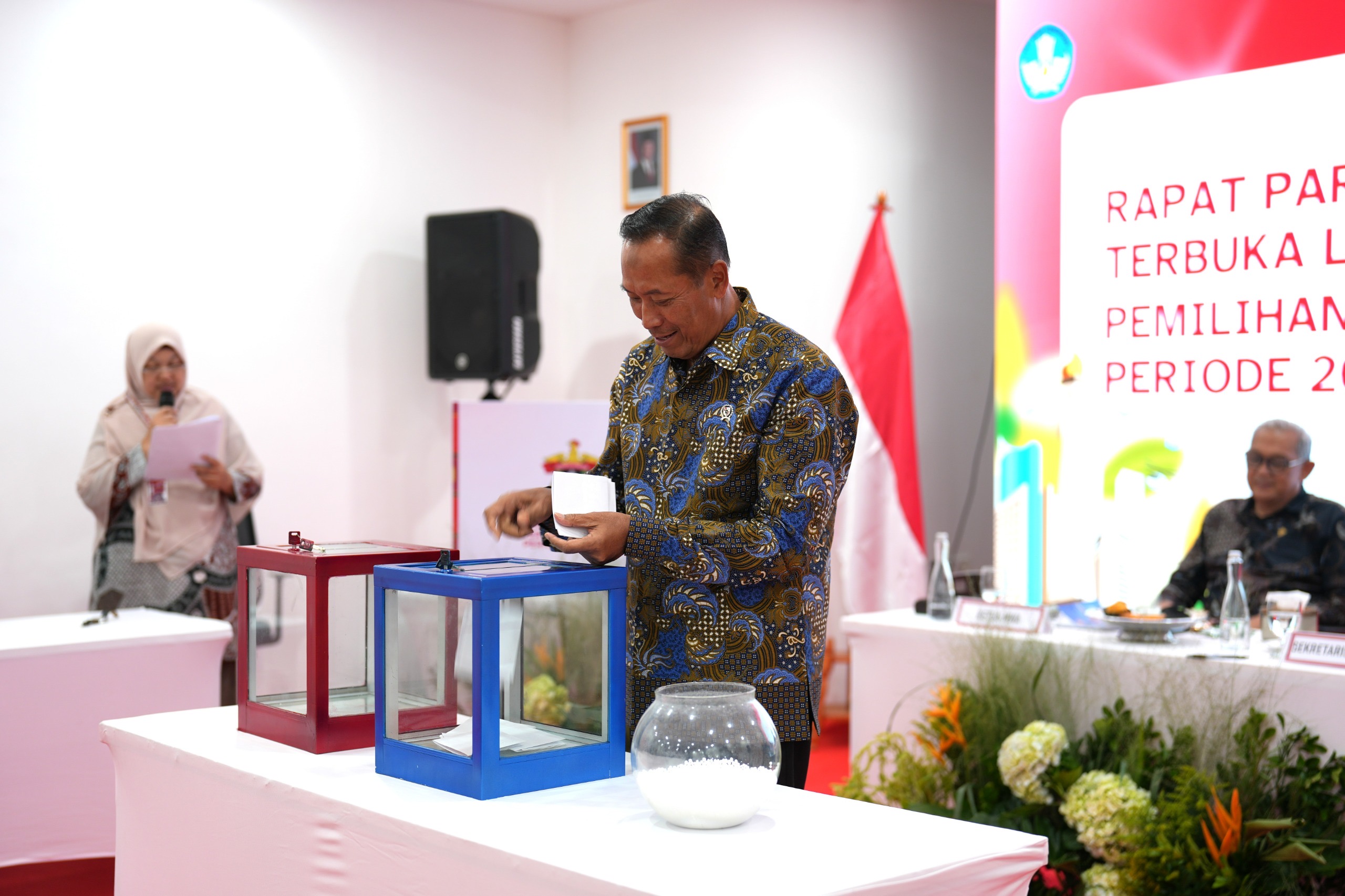 6f3f90cb-a450-481c-89eb-5753492f1ae5