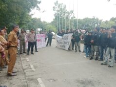 GAPPEMBAR Gelar Aksi Desak Penertiban Bangunan PT Conch di Bundaran Barru
