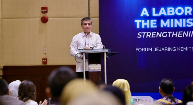 Menaker Siapkan Early Warning PHK, Peluang Kerja Dipastikan Tetap Terbuka