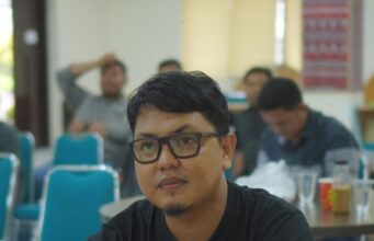 “Pokoknya Ada”: Ketika Komunikasi Publik Kehilangan Argumentasi