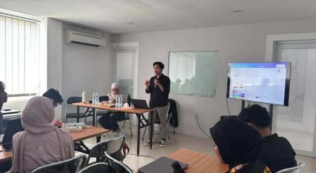 LDRH UIN Alauddin Bekali Kader Lewat Kelas Desain dan Public Relation