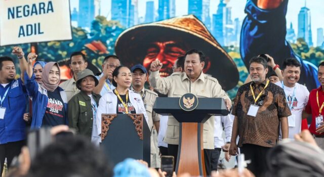 Kado Hari Buruh 2026, Presiden Prabowo Tegaskan Potongan Ojol Maksimal 8 Persen