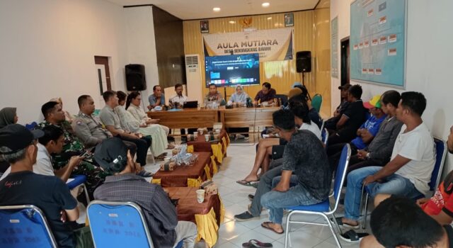 Kementerian Kelautan dan Perikanan Mediasi Sengketa Pemanfaatan Ruang Laut di Sumbawa Barat
