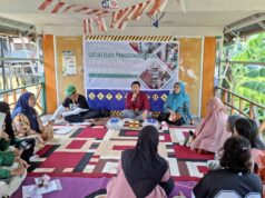 Mahasiswa KKN UIN Alauddin Kenalkan Branding dan QRIS kepada Pelaku UMKM Desa Nepo