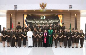 Wakajati Sulawesi Utara Ferrytass Dt. Toembidjo Pimpin Pelantikan 22 PNS & Pejabatn Fungsional, Dorong Penguasaan Kompetensi & Integritas