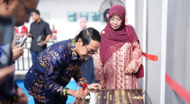 Unhas Abadikan Nama Prof. Natsir Nessa untuk Auditorium FIKP