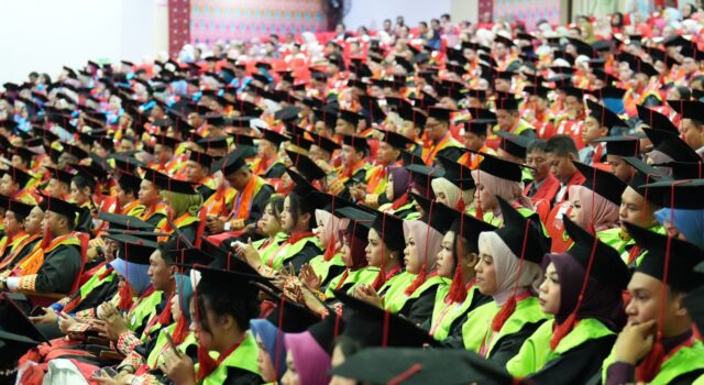 Unhas Cetak 2.189 Lulusan Baru, Sistem Pemantauan Studi Kian Diperkuat