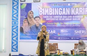 Sherly Annavita Motivasi Mahasiswa UIAD Sinjai Kuasai Keterampilan Masa Depan