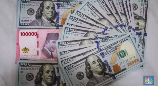 Dollar Naik dan Kepanikan Kita