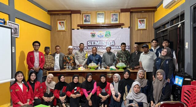 Mahasiswa PBL I FKM Unhas Bangun Kolaborasi dengan Warga Desa Teteaji untuk Pemetaan Masalah Kesehatan