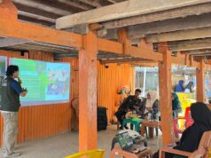 PPK Ormawa BKMF SINAPSIS FIKK UNM Edukasi PHBS dan Pengelolaan Sampah di Desa Beroanging