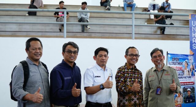 Unhas Career Expo 2026 Pertemukan Lulusan dengan 19 Mitra Industri