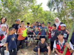Mahasiswa KKN Unhas Ajak Santri Kelola Sampah dan Hijaukan Pekarangan Pesantren di Sidrap