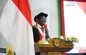 Guru Besar dari Nigeria dan AS Bekali Wisudawan Unhas Pentingnya Visi, Jejaring, dan Integritas
