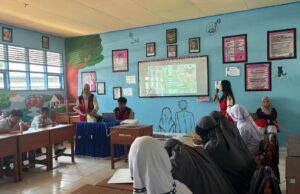 Mahasiswa KKN PK Unhas Edukasi Siswa SMAN 5 Sidrap Jadi Jumantik Muda melalui Gerakan PSN 3M Plus