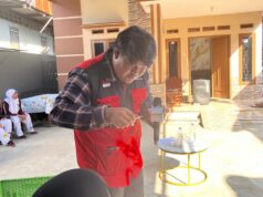 Mahasiswa KKNT Unhas Latih Warga Sumpang Minangae Monitoring Kualitas Air Bersih Secara Mandiri