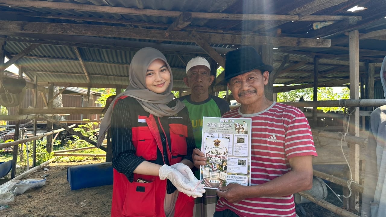 Pemberian Poster, Brosur, dan Obat Cacing