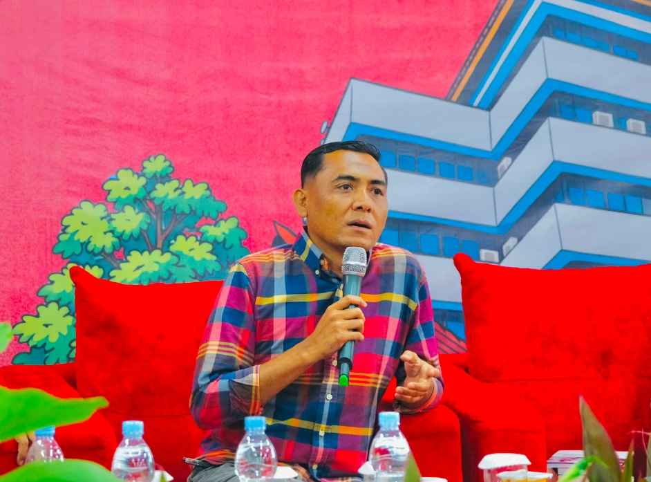 Fajlurrahman Jurdi* Fajlurrahman Jurdi*