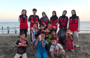 Mahasiswa KKN Unhas Edukasi Warga Desa Baruga Pilah Sampah melalui Program Kelas Tepi Samudra