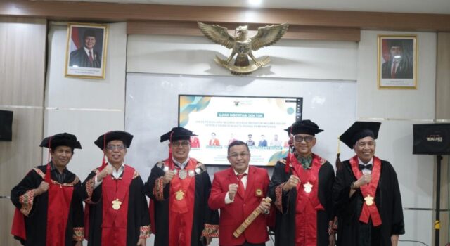 Bahas Jaksa Pengacara Negara sebagai Mediator Negara, Wakajati Sulut Ferry Tass Dt. Toembidjo Raih Gelar Doktor Ilmu Hukum Unhas