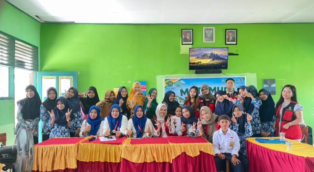 Mahasiswa KKN Profesi Kesehatan Unhas Gelar Skrining Diabetes bagi Santri dan Guru di Desa Tanete