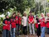 Mahasiswa KKN Unhas Kenalkan Biopori, Ubah Sampah Organik Rumah Tangga Jadi Kompos Alami