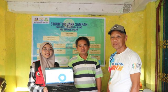 Mahasiswa KKN Unhas Digitalisasi Transaksi Bank Sampah Muliaki Tangkasaki lewat AppSheet