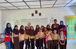 Mahasiswa KKN-PK Unhas Kampanyekan Gemar Makan Ikan untuk Tingkatkan Gizi Siswa di Anabanua