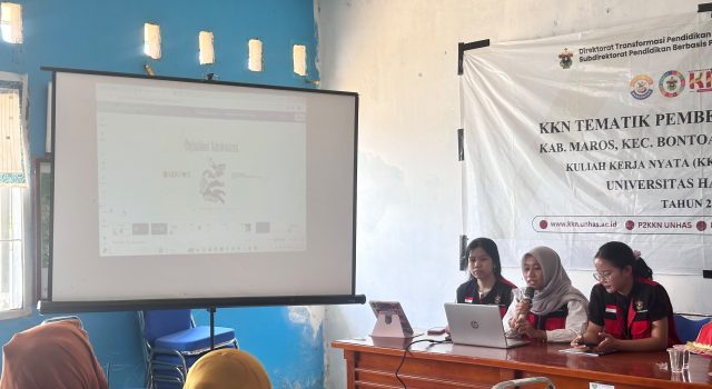 KKN Unhas Kenalkan Sistem Pengajuan Administrasi Online bagi Warga Minasa Upa
