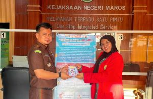 Mahasiswa KKN-T Unhas Kampanyekan Literasi Digital di Kejari Maros