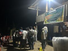 PPK Ormawa UKM Prisma Unhas Latih Warga Mangempang Olah Media Budidaya Jamur Tiram