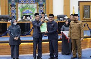 DPRD Pangkep Terima Ranperda Perubahan APBD 2026