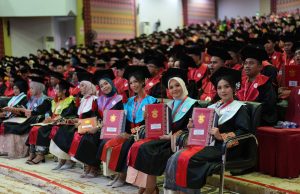 Wisuda 2.097 Lulusan, Unhas Catat Peningkatan Efisiensi Pendidikan