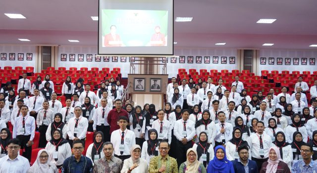 185 Calon Pegawai Non-PNS Tetap Unhas Didorong Profesional dan Adaptif