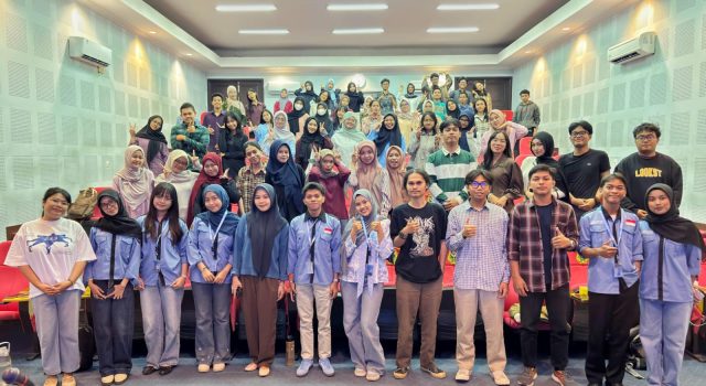 Gandeng BASAIbu Wiki Sulsel, Prisma FISIP Unhas Gelar Lokakarya Penulisan Opini Lingkungan