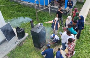 Tim Ekspedisi Patriot Unhas Kenalkan Teknologi Pengering Pala Berbasis Energi Surya di Fakfak