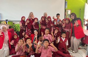 Mahasiswa FKM Unhas Edukasi Siswa SD Inpres Kera-Kera Cegah Perundungan