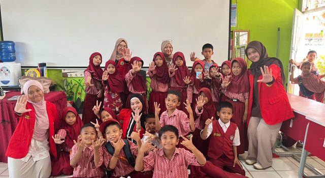 Mahasiswa FKM Unhas Edukasi Siswa SD Inpres Kera-Kera Cegah Perundungan