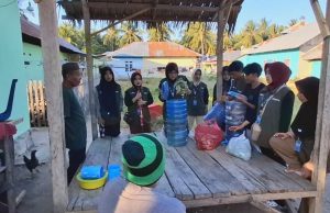 Mahasiswa KKD UMGO Edukasi Warga Desa Motolohu Olah Sampah Rumah Tangga Jadi Kompos