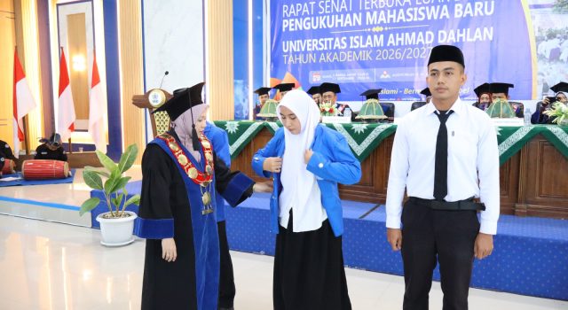 UIAD Sinjai Kukuhkan 305 Mahasiswa Baru, Rektor Dorong Pengembangan Potensi dan Karakter