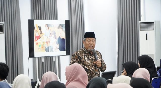 Kuliah Umum FK UMGO, Ketua PP Muhammadiyah Ajak Mahasiswa Bangun Empati dan Integritas