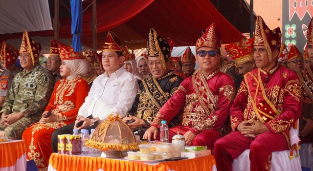 Gubernur Anwar Hafid Pimpin Upacara HUT ke-13 Morowali Utara
